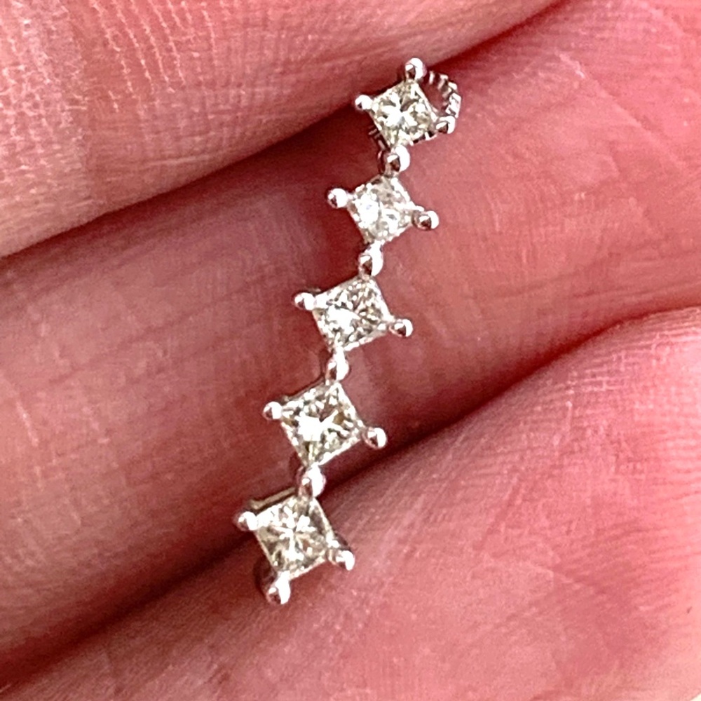 10kt White Gold Diamond Pendant